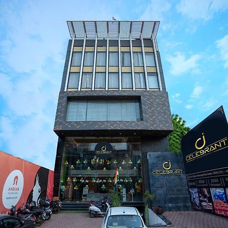 Celebrant Hotel Varanasi Exteriör bild